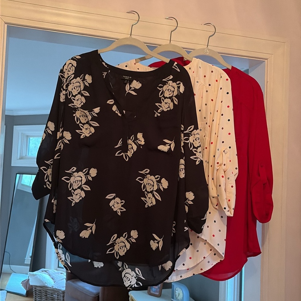 Lot of 3 Like New Torrid Harper Blouses Size 0